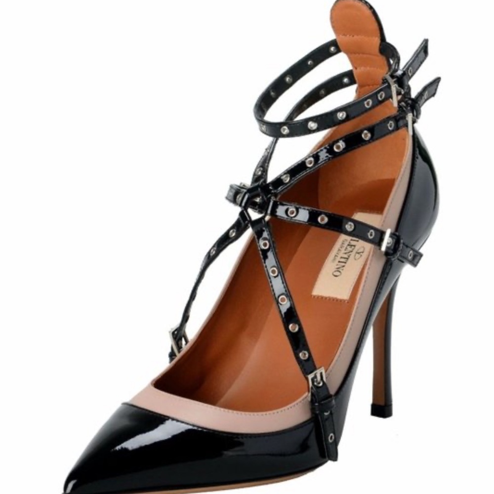 Valentino Garavani Black Patent Leather Studded Strappy Pumps Heels Size 38 Auth - Picture 3 of 16